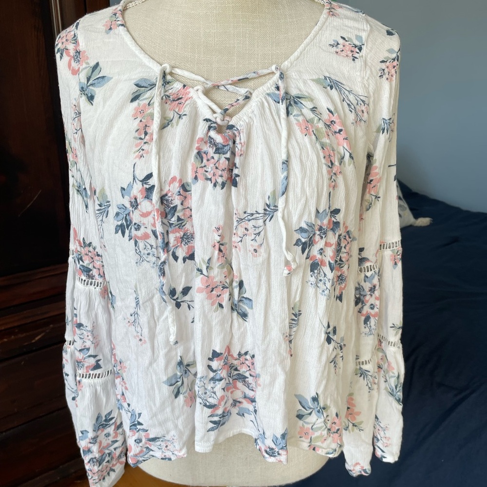 Women’s Hollister Floral Bell Sleeve Top-Medium